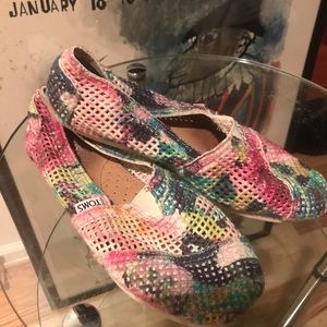 MESH FLORAL TOMS sz 6.5 wmns
